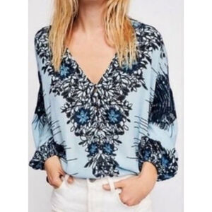 Women's Free People Light Blue Navy Floral Blouse XS